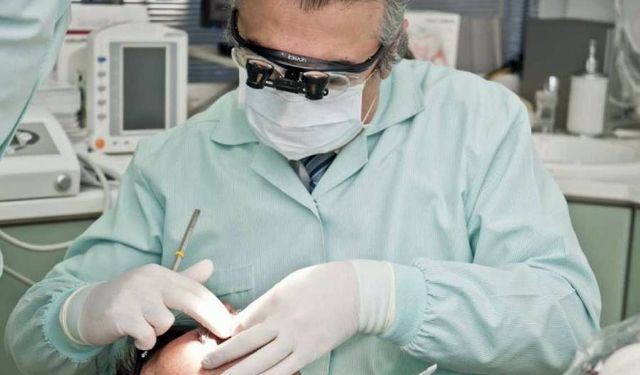 Hollanda'da ücretsiz yıllık diş kontrolü önergesi mecliste destek buldu