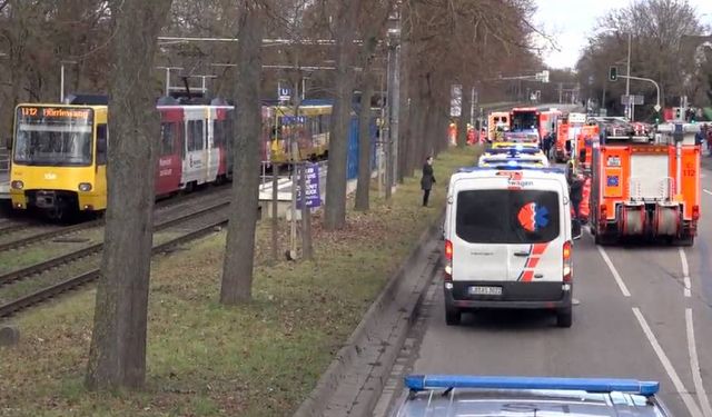 Almanya'da  tramvayın önüne itilen 12 yaşındaki çocuk hayatını kaybetti