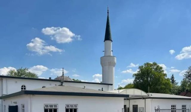 Hollanda’daki cami yönetimlerinin çoğu hükümete güven duymuyor