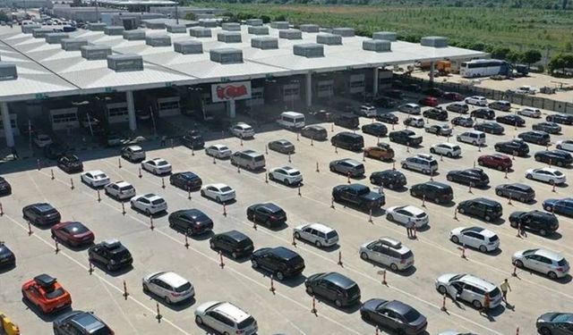 Türkiye sınır kapılarında gurbetçilerin yaz yoğunluğuna karşı yeni tedbirler alındı