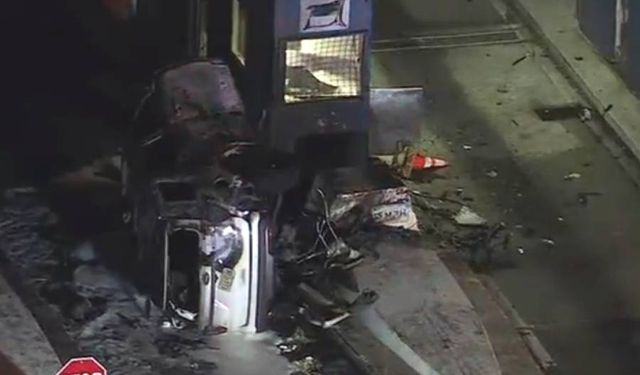Fransa’da gişeye çarpan elektrikli araç alev aldı, sürücü hayatını kaybetti