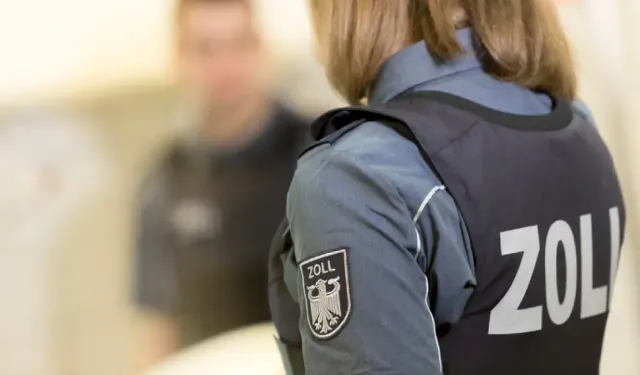 Türkiye’den dönen çift Almanya’da 28 karton sigarayla yakalandı