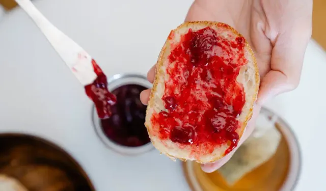 Almanya’da satılan çilek reçellerinde pestisit ve şeker uyarısı