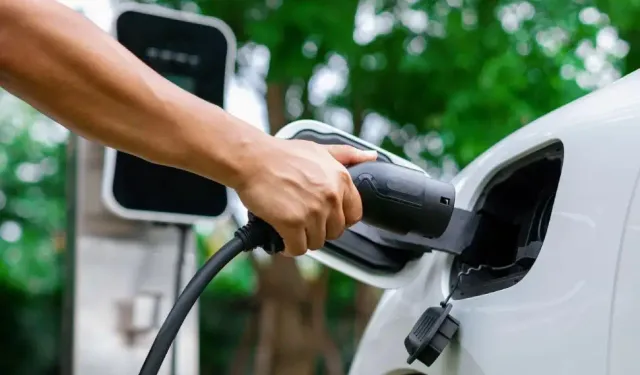 Almanya’da elektrikli otomobillerde vergi muafiyeti 5 yıl uzatıldı