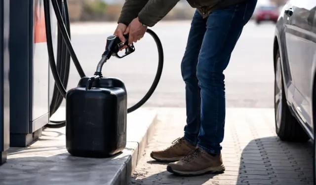 Almanya’da ucuz yakıt için sınırı geçen sürücülere gümrük uyarısı