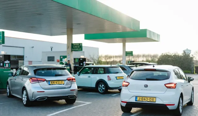 Hollandalılar savaş sonrası Belçika’da benzin ve alışverişe 14 milyon euro harcadı