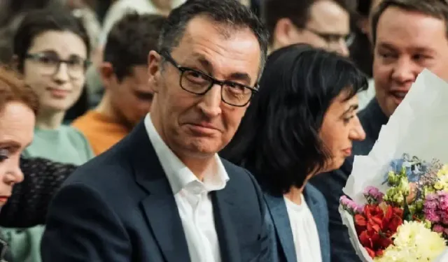 Cem Özdemir Baden-Württemberg eyalet başkanlığı seçimini kazandı