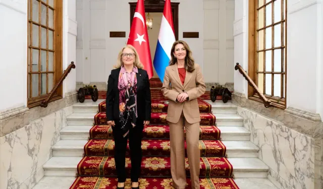 Savunma Bakanı Yeşilgöz ve Lahey Büyükelçisi Yazgan NATO zirvesi öncesi bir araya geldi