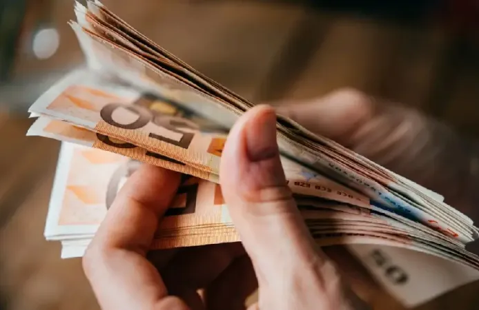 Hollanda’da 3 bin euro üzeri nakit ödemeler yasaklandı