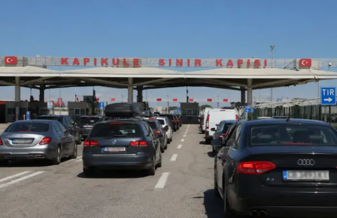 Gurbetçilere uyarı: Türkiye'de trafik cezası ve HGS borcunuzu önceden kontrol edin
