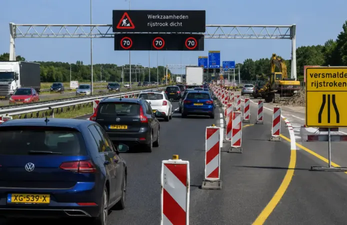 Hollanda'da yaz boyunca 11 güzergahta yol çalışması yapılacak