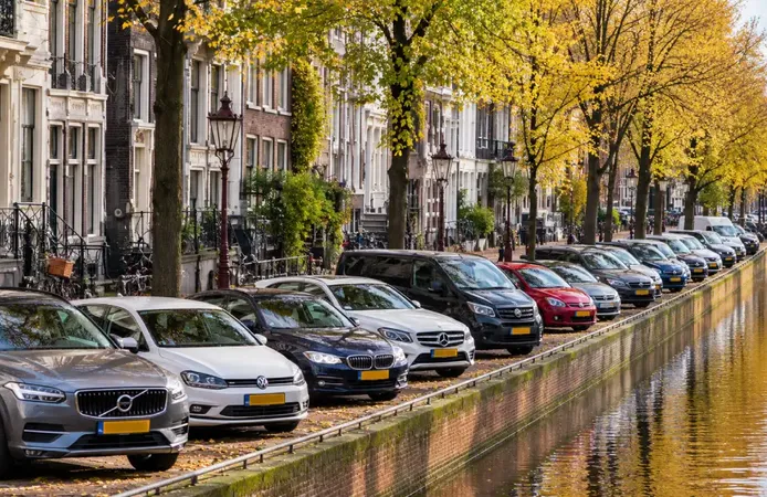 Amsterdam'da park izni ücretlerine yüzde 100'e varan zam