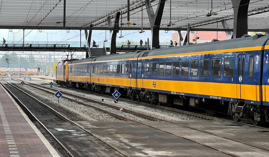Hollanda’da yakında banka kartıyla trenlerde check-in yapılabilecek