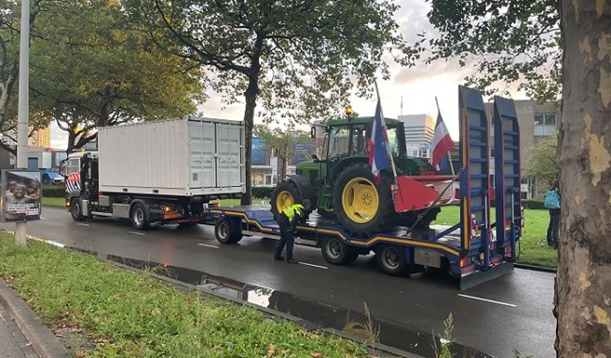Hollanda’da çiftçilerin eyleminde traktörlere el konuldu