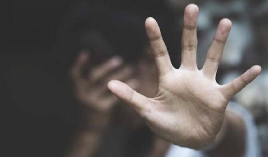 Almanya’da bir doktor 130 çocuğa istismardan yargılanıyor