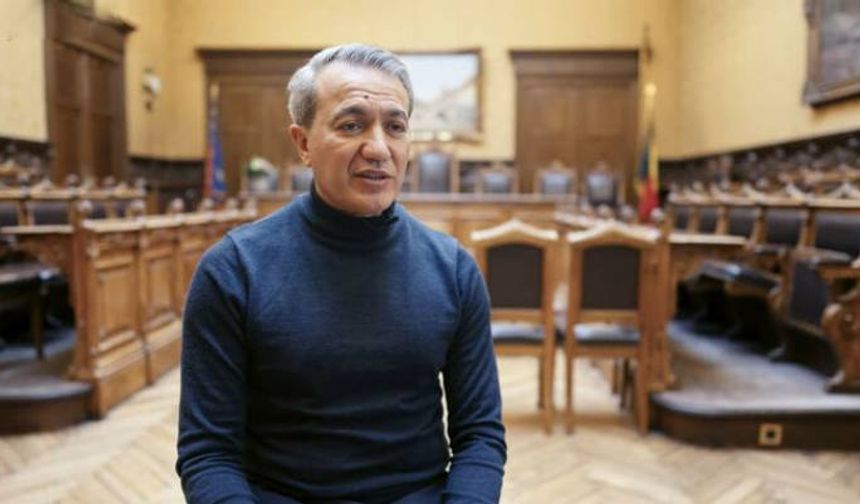 Belçika’nın Türk kökenli ilk belediye başkanı Emir Kır'ın dikkat çeken hikayesi