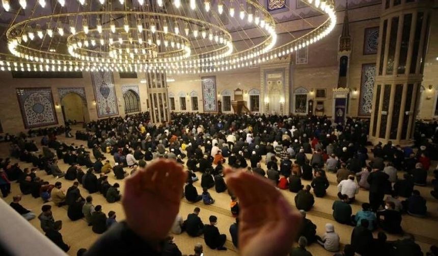 Avrupa’da şehir şehir 2026 Ramazan Bayramı namaz saatleri açıklandı
