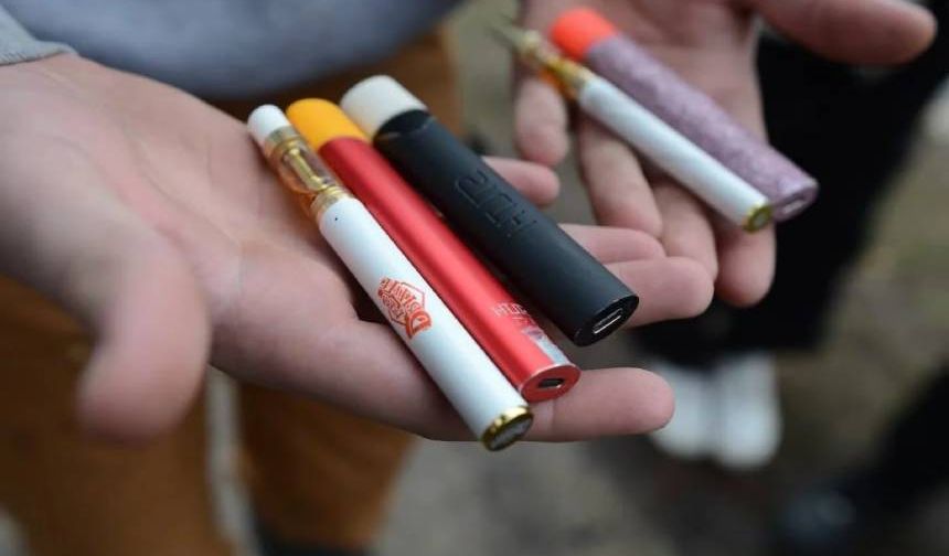 DSÖ: Elektronik sigara kullanan çocuk sayısı 15 milyonu geçti