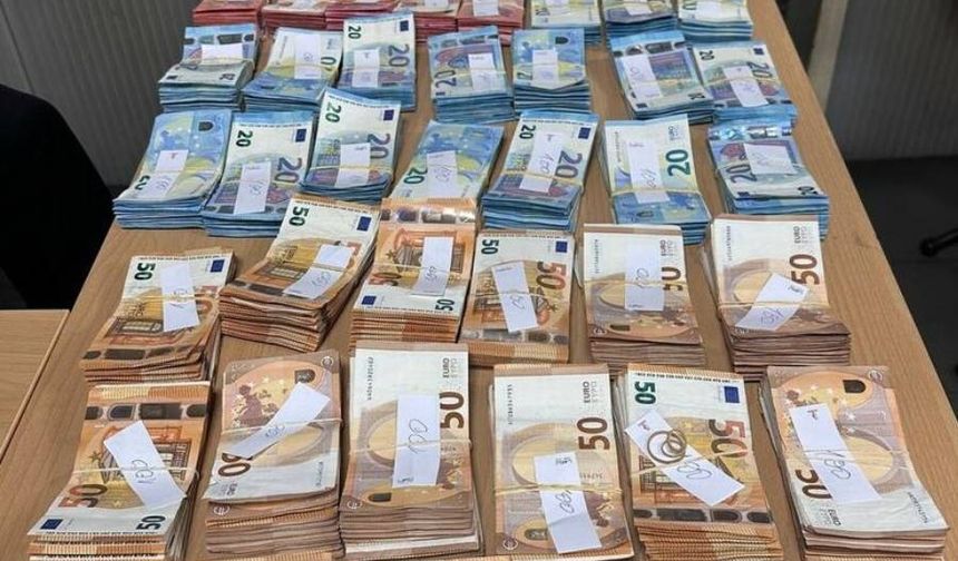 Türk sürücünün aracında 124 bin euro nakit ele geçirildi