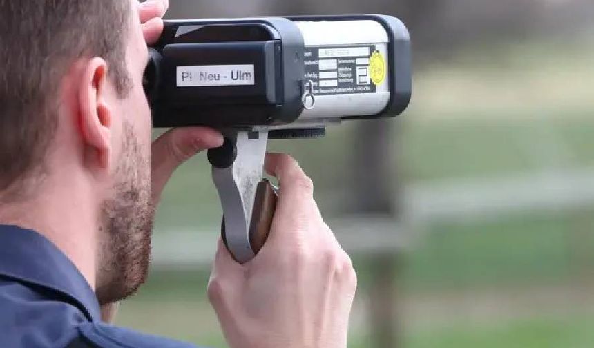 Fransa’da aşırı hız yapanın ehliyetine 3 yıl el konulacak