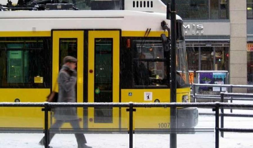 Berlin’de toplu taşımada 48 saatlik uyarı grevi