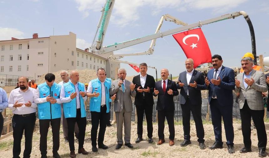 HDV desteğiyle Adıyaman’da cami ve Kur’an kursunun temeli atıldı