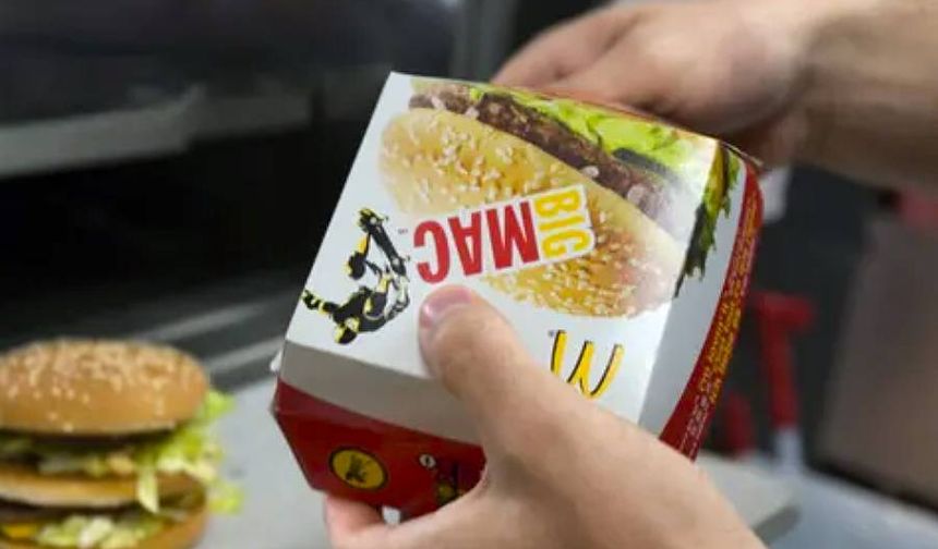 Havalimanlarında fiyatlar turistleri isyan ettirdi: Antalya’da bir hamburger 21 euro!