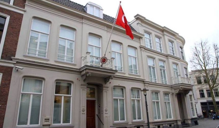 Türkiye’nin Deventer Başkonsolosu Yunt’tan ilk mesaj: 'Sizlere yardımcı olacağım'