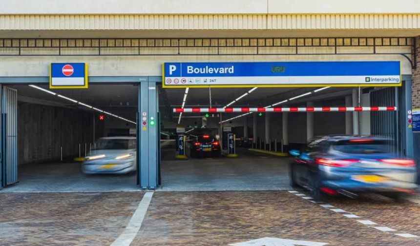 Hollanda'nın en pahalı sahil otoparkı 50 euro