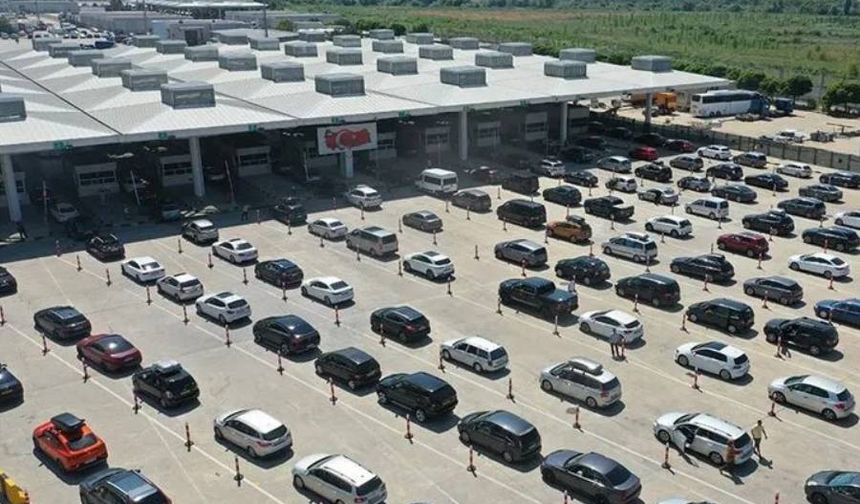 Türkiye sınır kapılarında gurbetçilerin yaz yoğunluğuna karşı yeni tedbirler alındı