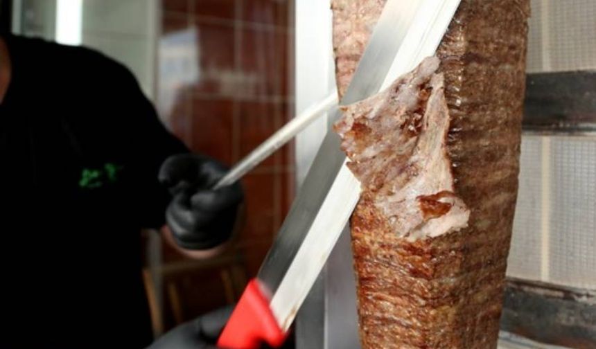 Fransa’da kebapçı skandalı: Helal et diye domuz eti satmışlar!