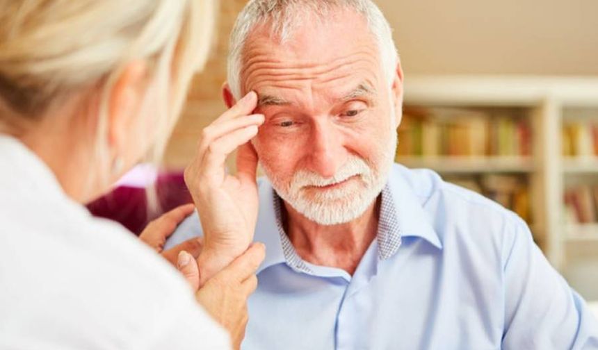 Alzheimer tanısında erken uyarı: Koku kaybı hafızadan önce geliyor