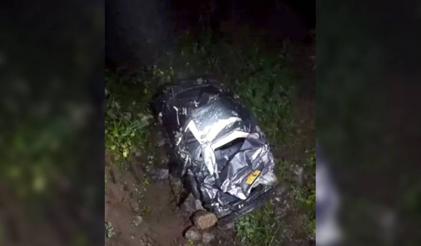 Türkiye’de uçuruma yuvarlanan otomobilde gurbetçi aileden 3 kişi öldü