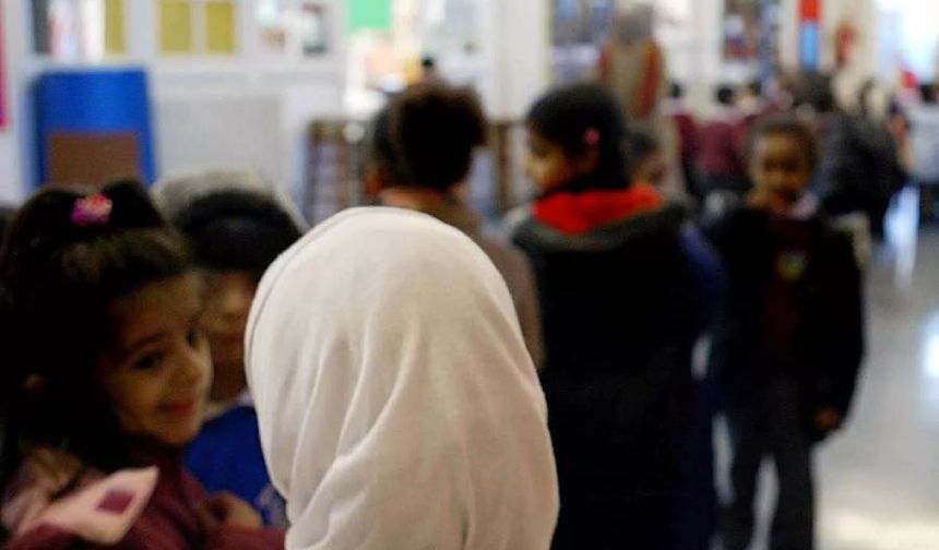 Avusturya’da 14 yaş altı öğrenciler için başörtüsü yasağı gündemde
