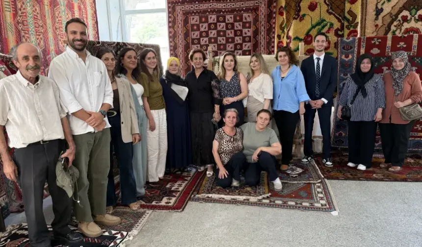 Hollandalı ressamın tablosundaki Bergama halısı yeniden hayat buluyor