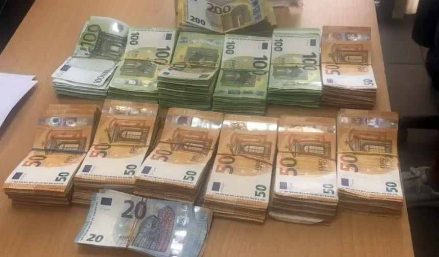 Almanya’dan Türkiye’ye giden araçta 100 bin euro nakit ele geçirildi