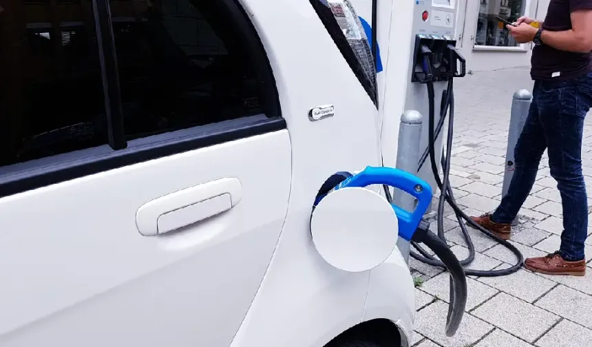 Belçika’da elektrikli araçlara 2026'dan itibaren yol vergisi geliyor
