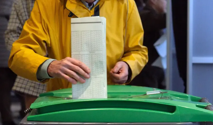 Hollanda’da seçim: Yurt dışı oyları pazartesi netleşecek