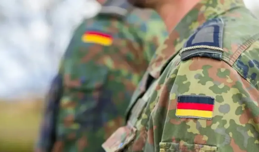 Almanya’da 18 yaşındakiler için gönüllü askerlik hizmeti kabul edildi