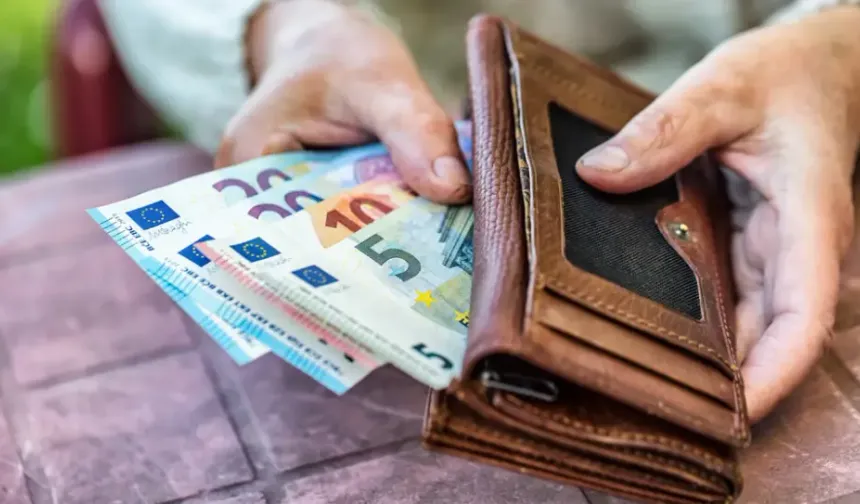 Fransa’da 17 milyon emeklinin maaşına zam yapılacak