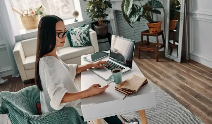 Evden çalışırken bedeninizi ve zihninizi korumanın yolları