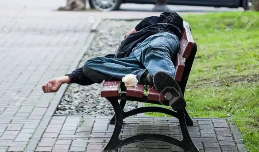 Rotterdam evsizlere para cezası ve bölge yasağı getiriyor