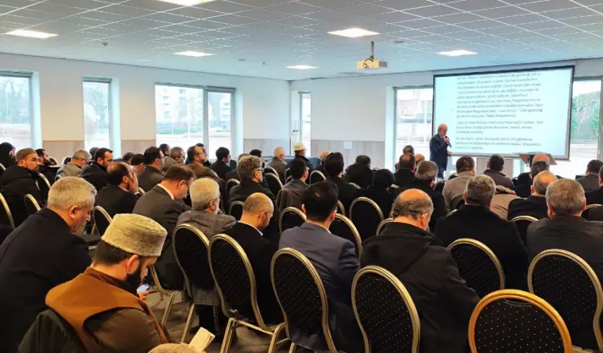 Hollanda'da HDV’den ramazan öncesi din görevlilerine hazırlık seminerleri