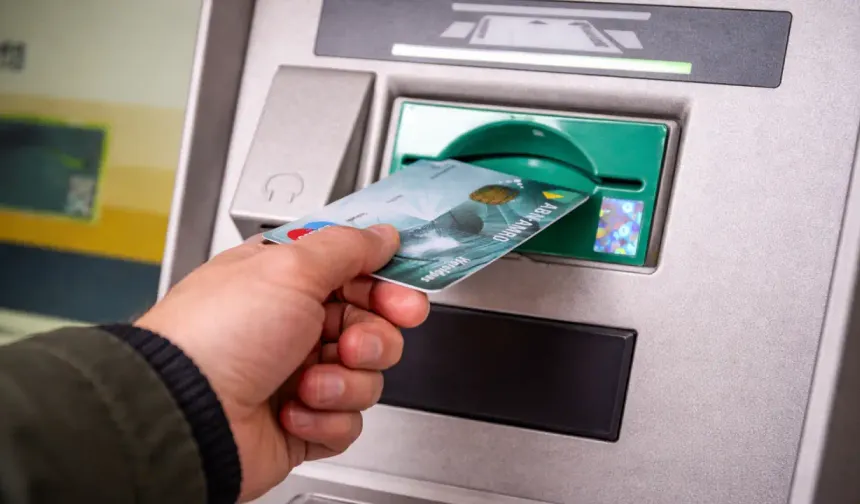 Hollanda’da bir kişi yapay zeka kullanarak 46 sahte banka hesabı açtı