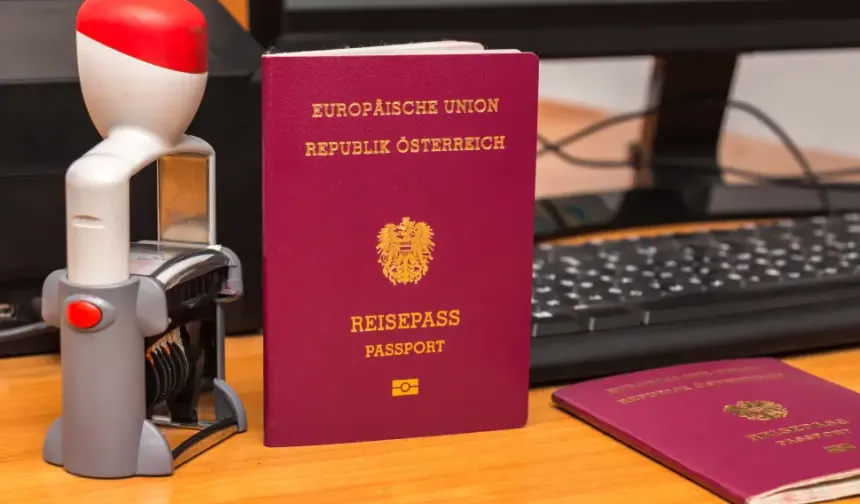 Antalya’da 22 yaşındaki Avusturyalı genç pasaportu nedeniyle gözaltına alındı