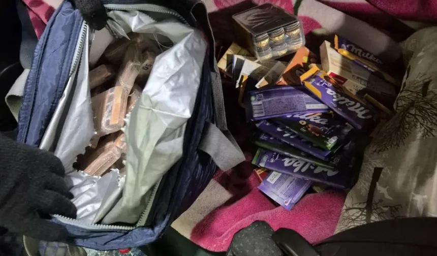 Bulgaristan sınır kapısında çikolataların altında 220 bin euro ele geçirildi