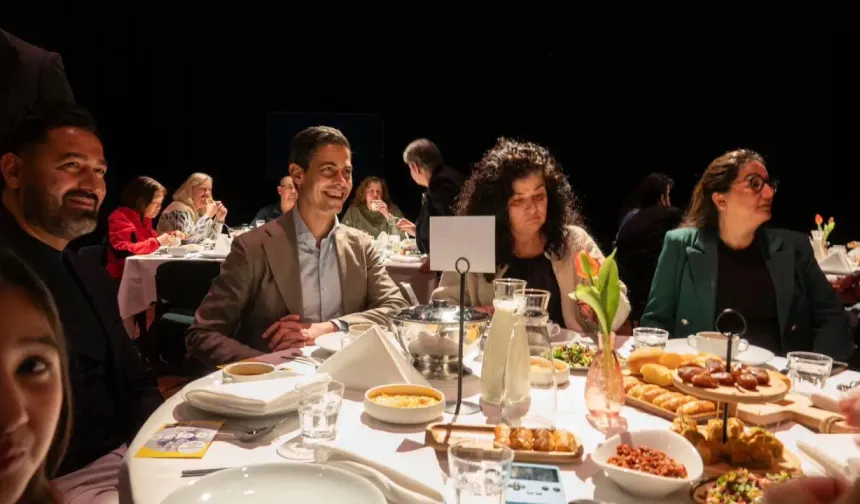 Hollanda Başbakanı Jetten Gouda’daki iftar programına katıldı