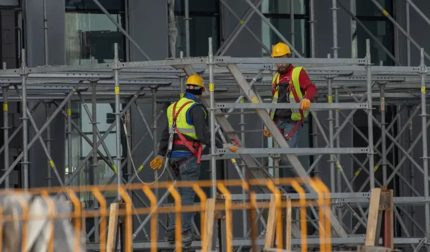 Fransa’da 500 işçiyi kaçak çalıştıran Türk işverene hapis cezası