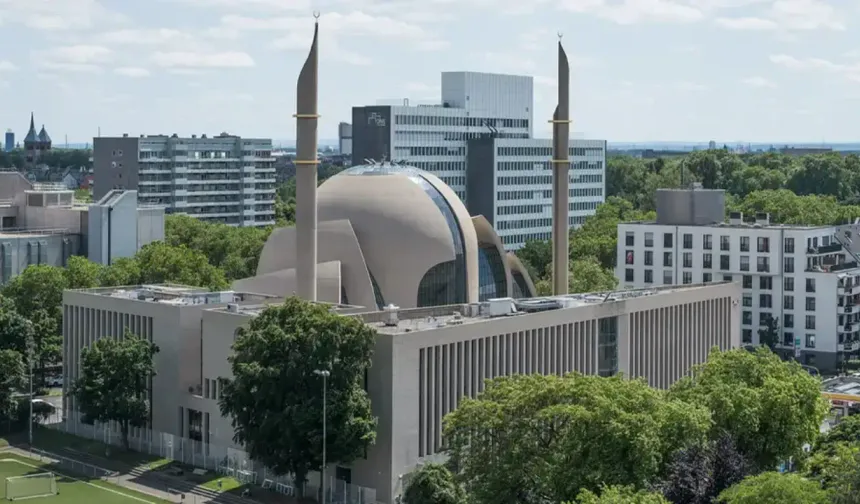 Almanya’da kiliseler kapanırken cami yapımı hızla artıyor