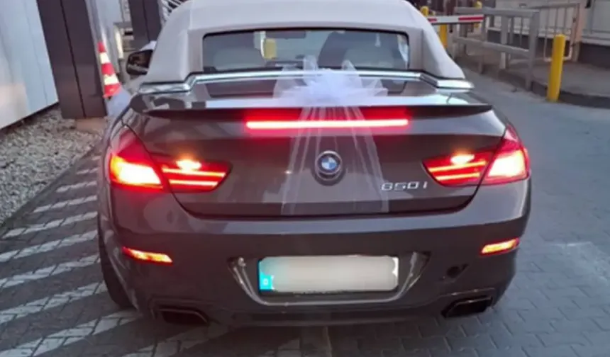 Berlin’de trafiği tehlikeye atan düğün konvoyuna polis müdahalesi